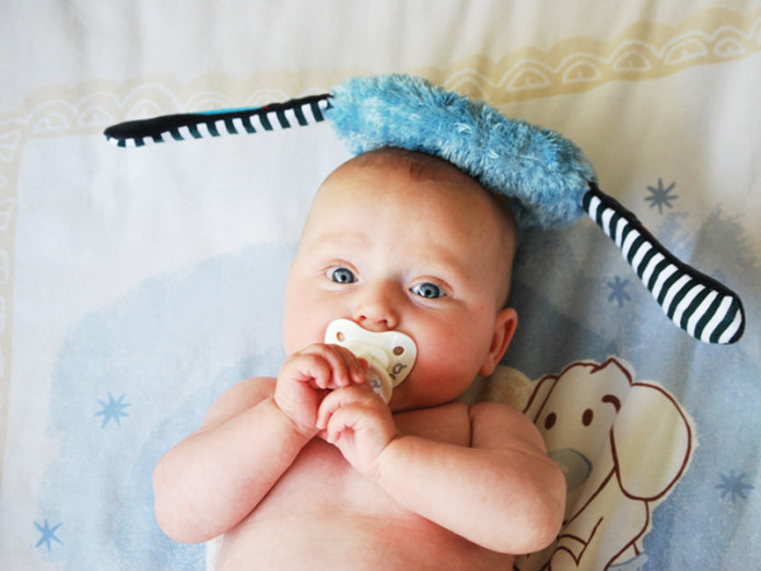 Baby Pacifier – Advantages & Disadvantages of Using Pacifiers