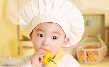 Signs That Your Baby Is Ready For Solids