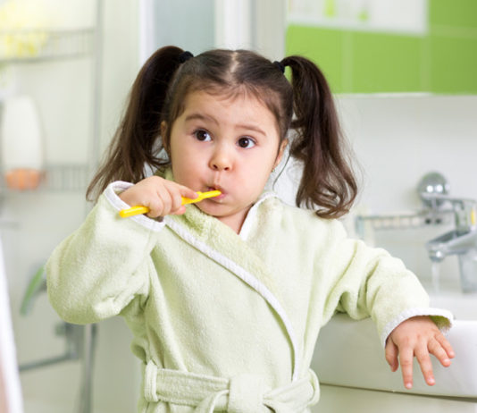 How To Teach Your Child To Brush His Teeth