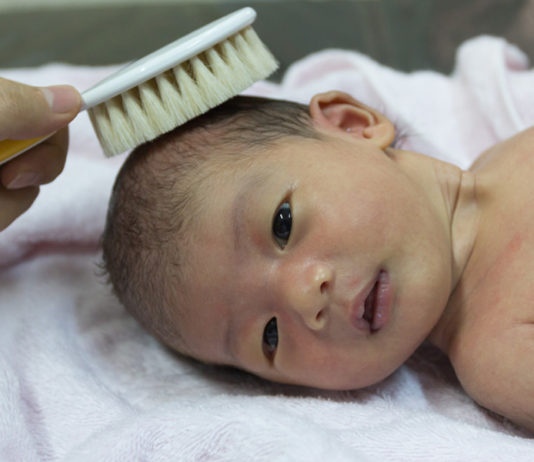 Newborn Hair Care – When To Comb, When To Wash, How To Choose Hair Care Products