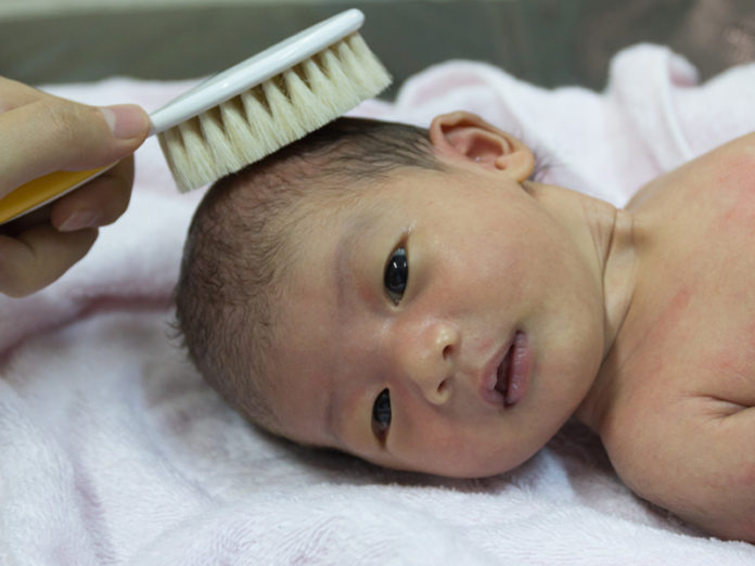 Newborn Hair Care – When To Comb, When To Wash, How To Choose Hair Care Products